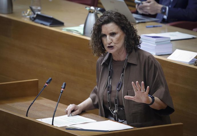 Archivo - Arxiu - La diputada del PSPV Mercedes Caballero, durant un ple de Les Corts