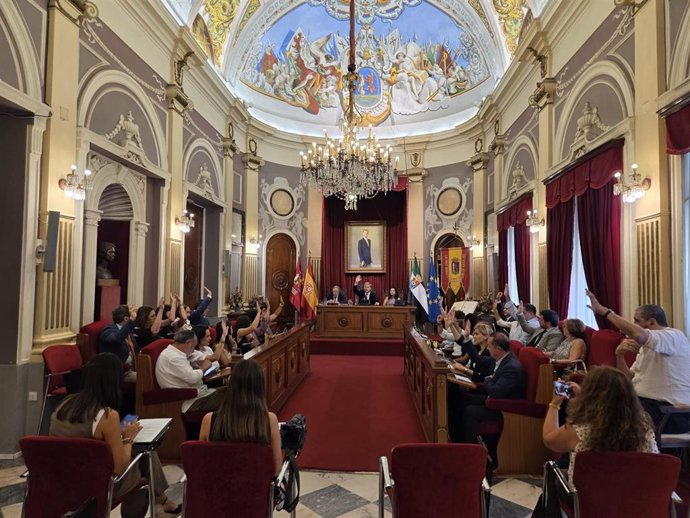 El Pleno del Ayuntamiento de Badajoz adjudica por unanimidad las obras de la piscina de la margen derecha.