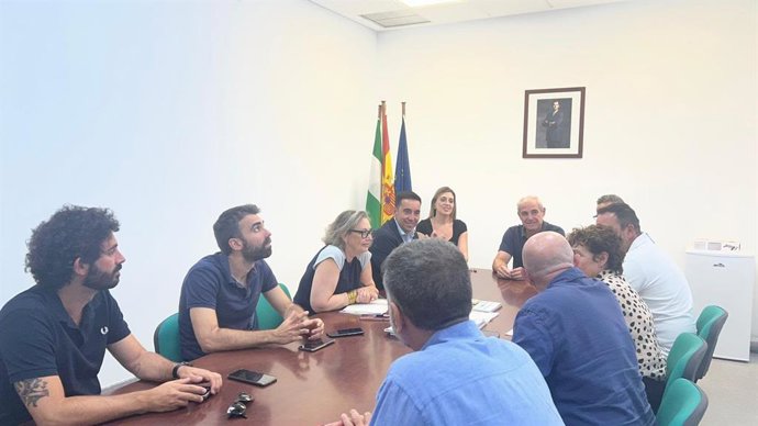 El diputado provincial de Servicios Públicos Municipales, Gonzalo Domínguez, visita la sede de la Mancomunidad para la Gestión de RSU Guadalquivir