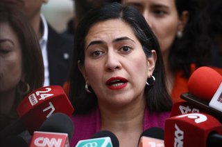 Santiago 29 de julio 2026.  Alcaldes de oposicion concurren a La Moneda para entregar una carta al Presidente de la Republica rechazando el mecanismo de compensacion contemplado en la tramitacion de la Megarreforma de Hacienda.   Dragomir Yankovic/Aton