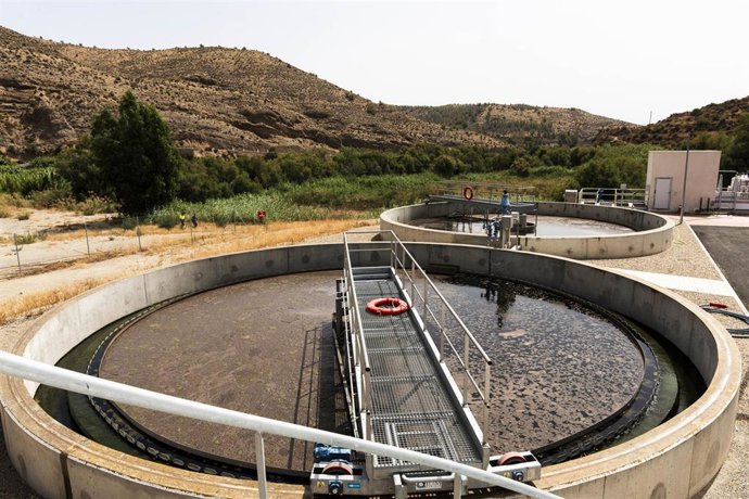 Archivo - Instalaciones de una Estación Depuradora de Aguas Residuales (EDAR) como imagen de recurso