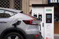 La matriculación de coches electrificados en Catalunya se duplica hasta agosto respecto a 2024