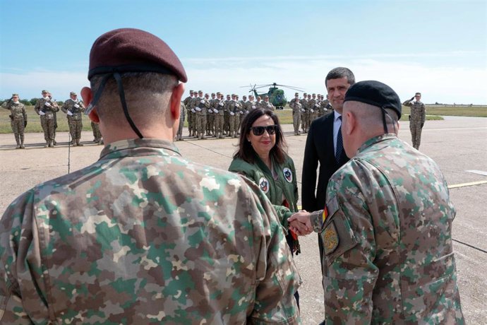 La ministra de Defensa, Margarita Robles, visita la Base Aérea 'Mihail Kogalniceanu', en Rumanía.