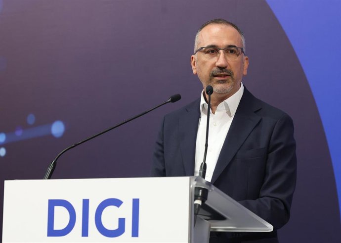 Archivo - El consejero delegado de DIGI, Marius Varzaru, durante la celebración del tradicional acto del toque de campana con motivo del debut de la compañía de telecomunicaciones Digi en la Bolsa española, a 16 de julio de 2026, en Madrid (España). Este 