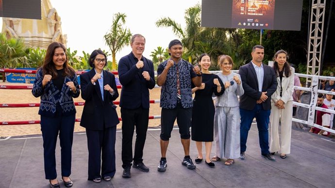 Siam Park acerca el Muay Thai con la primera visita de la leyenda Buakaw Banchamek a Canarias