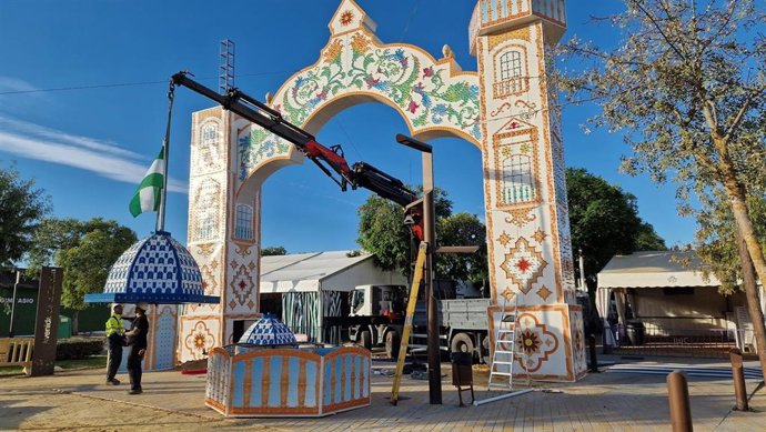 Montaje de la portada de la feria.