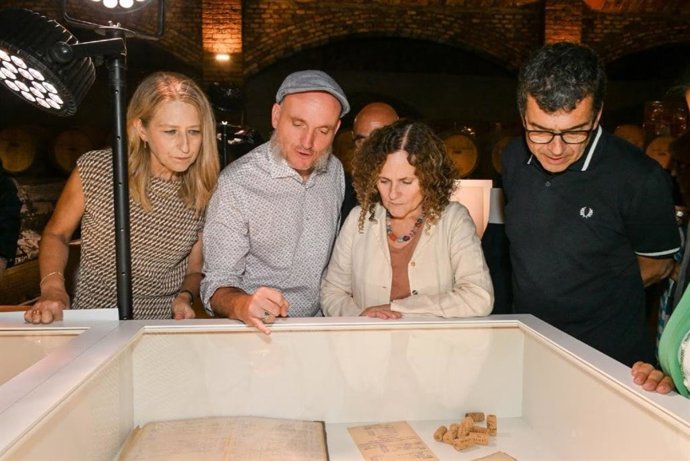 La consellera de Cultura Sònia Hernández en el acto de cesión del archivo del Castell del Remei