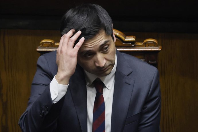 Chile.- Fiscalía cierra investigación y acusa al senador Calisto por fraude al Fisco