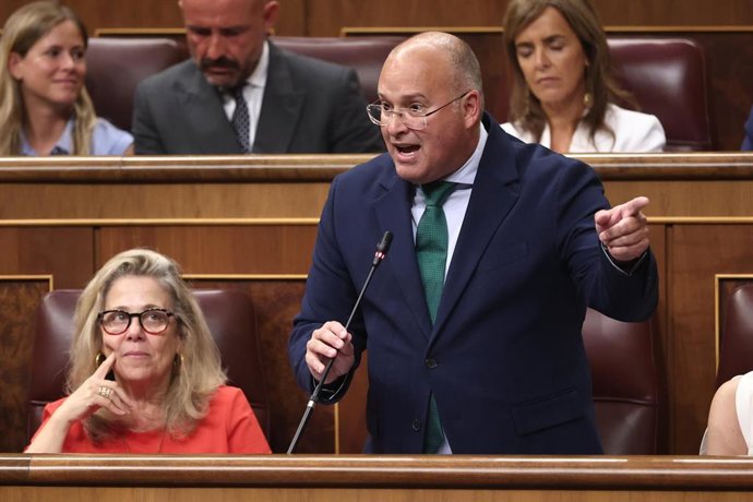 El secretario general del PP, Miguel Tellado, interviene durante una sesión plenaria en el Congreso de los Diputados, a 9 de septiembre de 2026, en Madrid (España). 