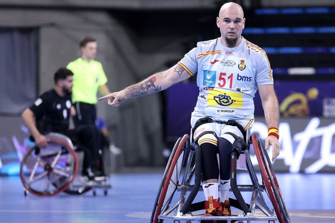 Lance de un partido de la selección española de balonmano en silla de ruedas.