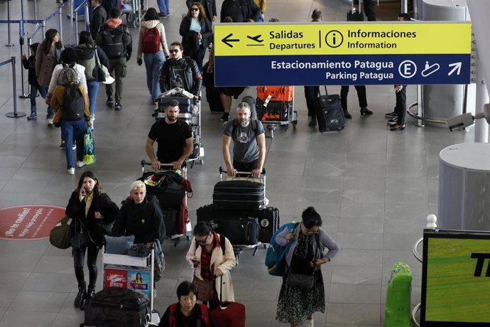 Santiago, 6 de octubre de 2023. Imagenes Referencial del Aeropuerto Internacional Arturo Merino Benitez, donde los  Controladores de Transito Aereo se encuentran en movilizacion demandando mayor seguridad en sus operaciones. Javier Salvo/Aton Chile