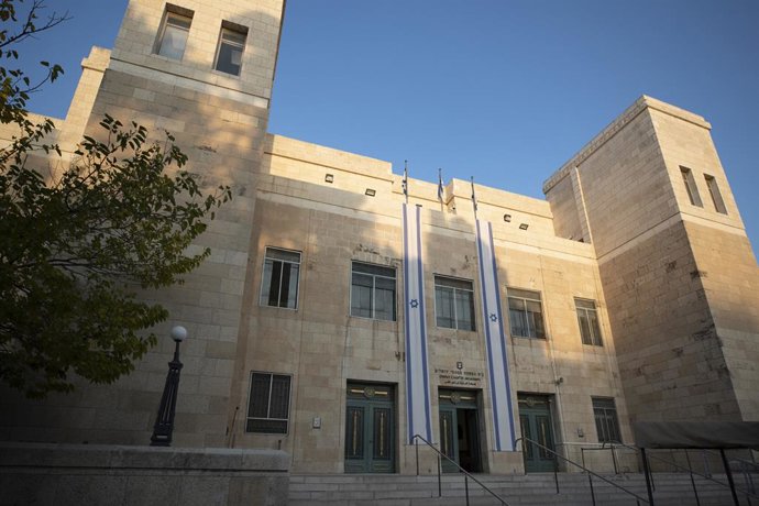 Archivo - Arquivo - JERUSALÉM, 4 de dezembro de 2023  -- Foto tirada em 4 de dezembro de 2023 mostra o prédio do Tribunal Distrital de Jerusalém, em Jerusalém. O julgamento por corrupção do primeiro-ministro israelense Benjamin Netanyahu foi retomado nest