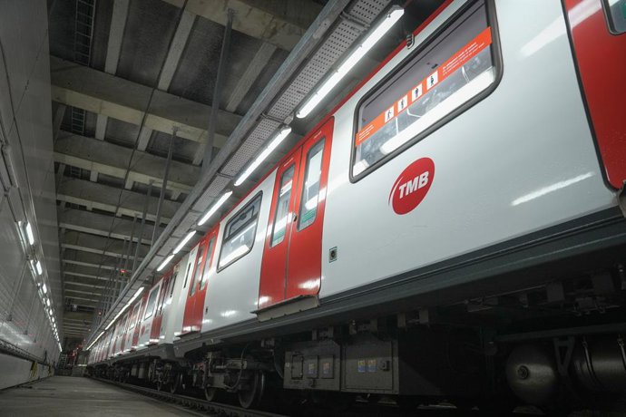 Archivo - Arxiu - Un tren del Metro de Barcelona