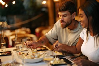 Archivo - Pareja cenando