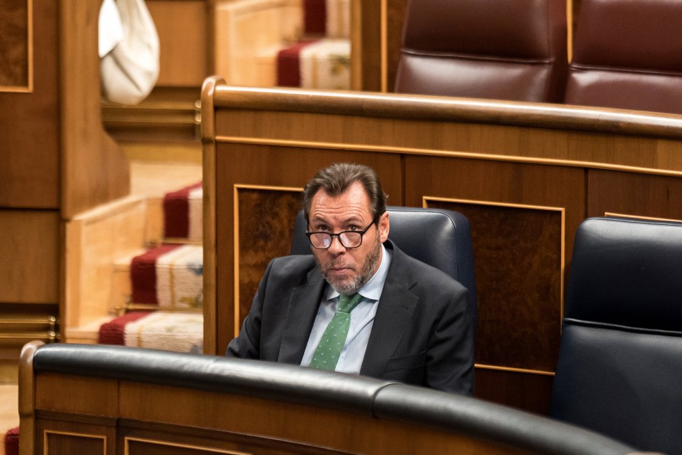 El ministro de Transportes y Movilidad Sostenible, Óscar Puente, durante una sesión de control al Gobierno, en el Congreso de los Diputados, a 16 de septiembre de 2026, en Madrid (España).