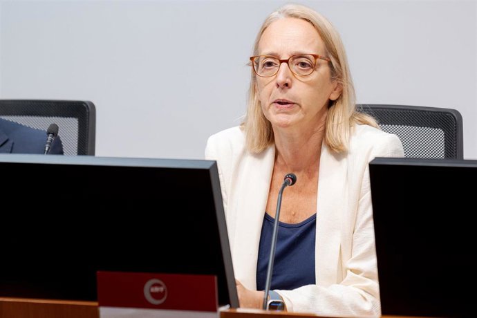 Archivo - La presidenta de la Autoridad Independiente de Responsabilidad Fiscal (AIReF), Inés Olóndriz.