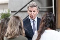 Feijóo pide "máxima precaución" por las lluvias en el Levante y traslada sus condolencias por el fallecido en Cataluña