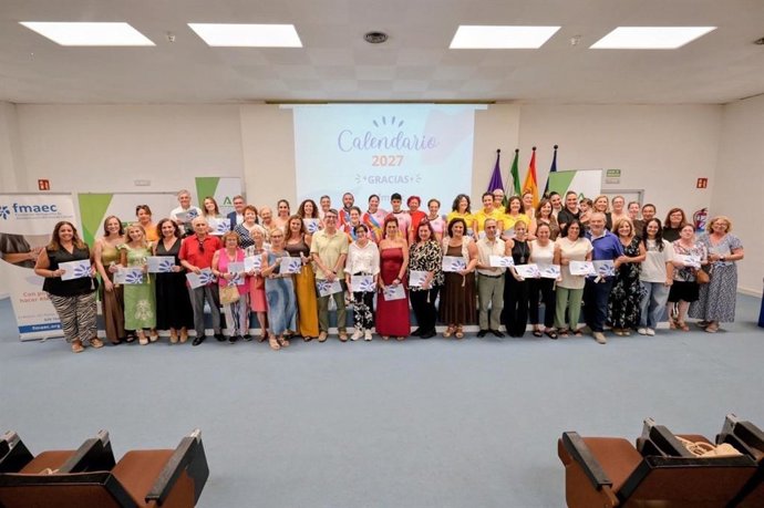 Presentación del calendario solidario 2027 del Hospital Clínico en colaboración con la FMAEC.