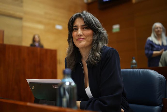 La portavoz de Más Madrid en la Asamblea de Madrid, Manuela Bergerot, durante un pleno en la Asamblea de Madrid, a 17 de septiembre de 2026, en Madrid (España). El Gobierno de Ayuso se enfrenta hoy a las preguntas de la oposición sobre la reciente polémic