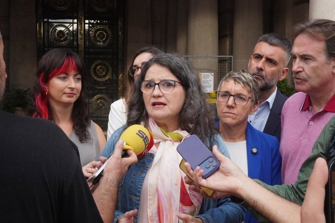 La candidata de Compromís a l'Alcaldia de València, Mónica Oltra, abans de la celebració del Debat de l'Estat de la Ciutat