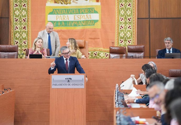 El vicepresidente segundo y consejero de Turismo, Justicia, Desregulación y Administración local, Manuel Gavira, interviene en la segunda jornada del Pleno del Parlamento andaluz. A 17 de septiembre de 2026 en Sevilla (Andalucía, España). El Pleno del Par