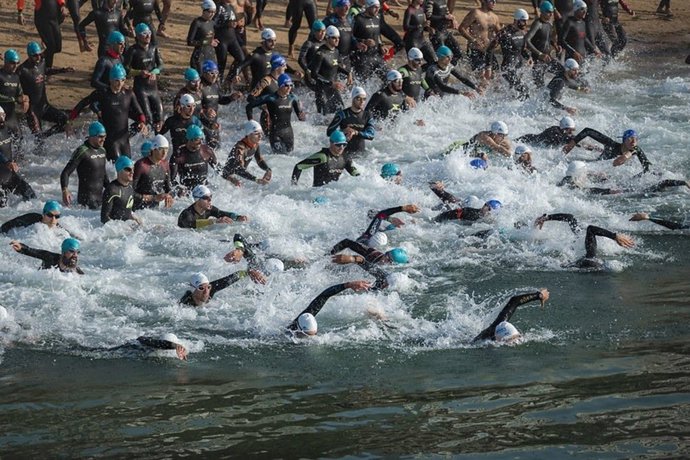 Triatlón Ciudad de Santander en foto de archivo