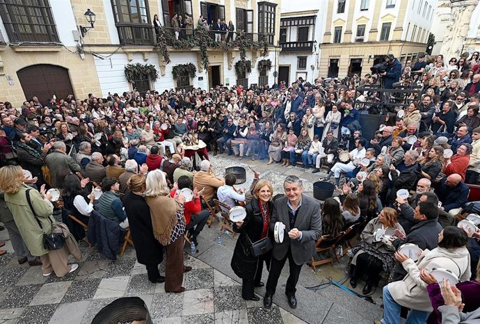 Archivo - La alcaldesa de Jerez de la Frontera (Cádiz), María José García-Pelayo, en la Zambomba BIC. ARCHIVO.