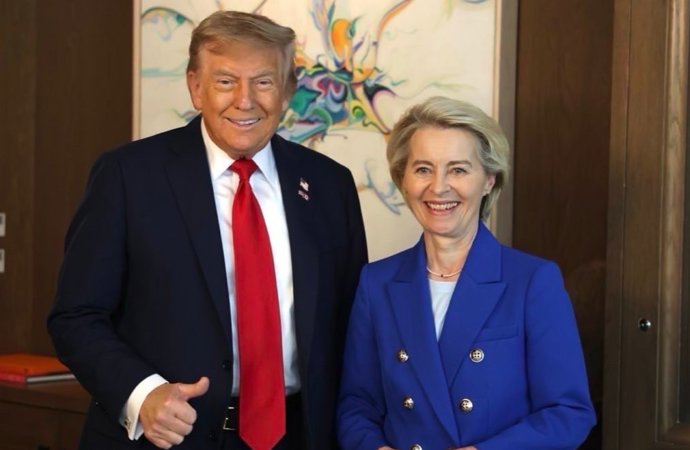 Archivo - El president dels Estats Units, Donald Trump, i la cap de la Comissió Europea, Ursula von der Leyen