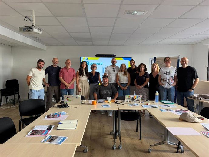 Asistentes al encuentro sobre experiencias en materia de juventud.