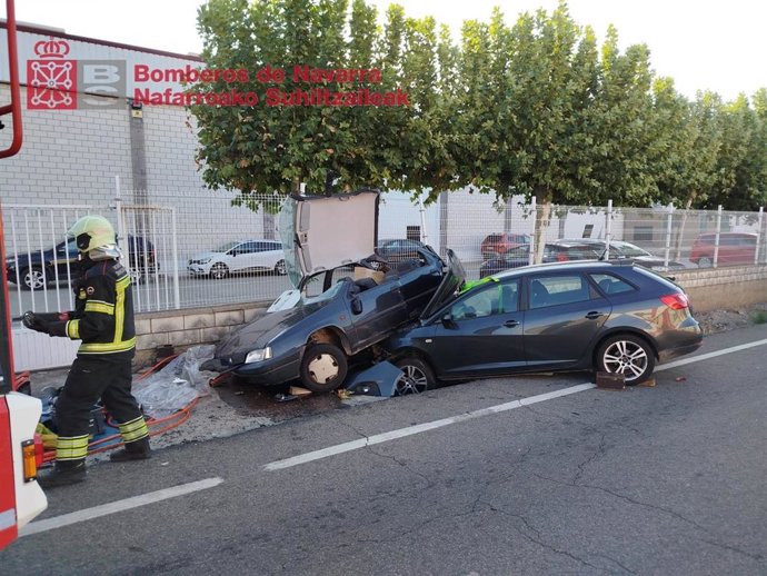 Imagen de los dos vehículos implicados en el siniestro vial en Andosilla.