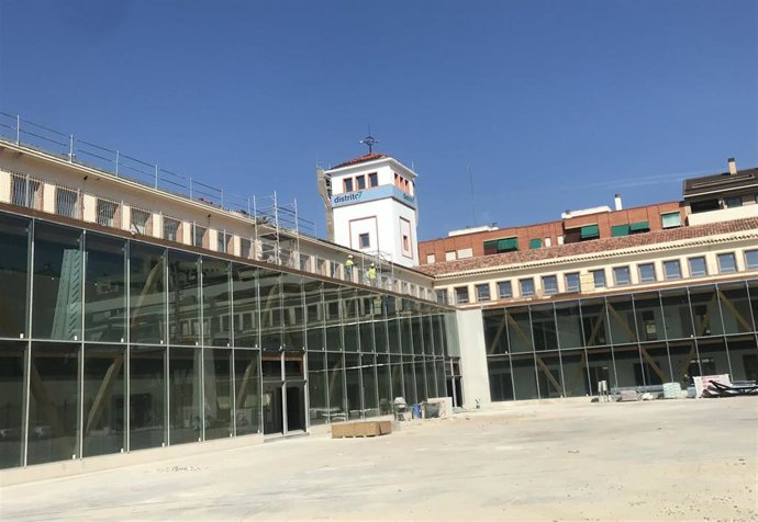 Obras del equipamiento Distrito 7, en la antigua fábrica de ascensores Giesa, en Las Fiuentes, Zaragoza