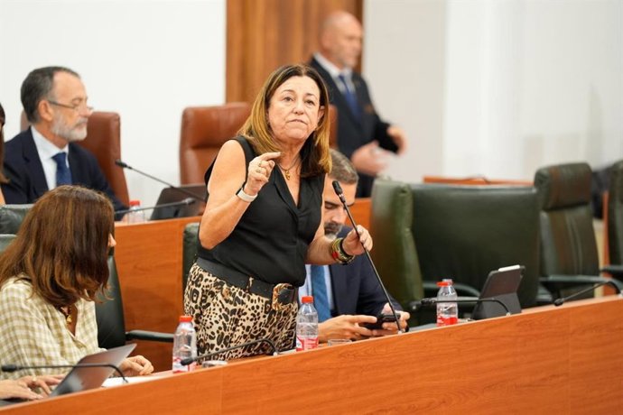 La consejera de Educación, María del Carmen Castillo, en el pleno del Parlamento del 17 de septiembre de 2026.