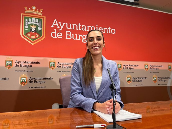 Andrea Ballesteros durante la rueda de prensa tras la Junta Local de Gobierno.