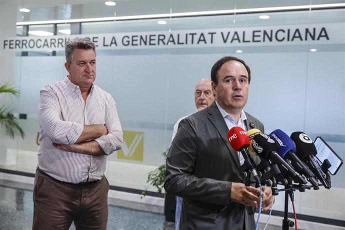 El presidente de la Generalitat Valenciana, Juanfran Pérez Llorca, visita el puesto de mando de Metrovalencia, a 17 de septiembre de 2026, en Valencia, Comunidad Valenciana (España). 