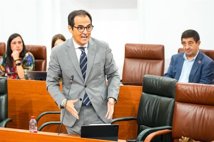 El consejero de Inteligencia Artificial, José Antonio Nieto, en el pleno del Parlamento de Andalucía del 17 de septiembre de 2026.