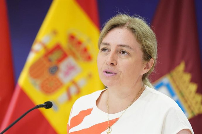 Archivo - La vicealcaldesa y portavoz municipal, Inma Sanz, en rueda de prensa