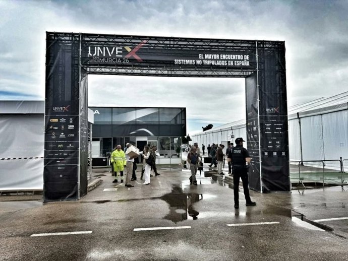 Las lluvias obligan a suspender la segunda jornada de UNVEX en San Javier (Murcia)