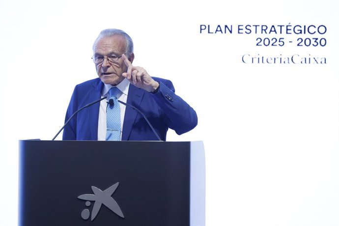 Archivo - El presidente de CriteriaCaixa, Isidro Fainé, interviene durante la presentación del nuevo Plan Estratégico 2025-2030 de CriteriaCaixa, a 17 de junio de 2024, en Barcelona, Catalunya (España). CriteriaCaixa presenta hoy el plan estratégico para 
