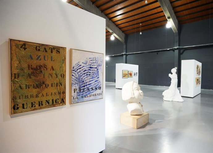 Obras de una edición pasada de la Exposición colectiva del Sindicat d'Iniciativa i Turisme de Tarragona en el Port de Tarragona