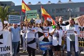 Foto: Sanitarios y pacientes de Ceuta piden la dimisión "inmediata" de Mónica García ante el "colapso" asistencial