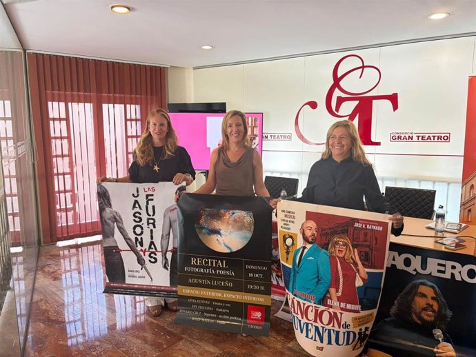 La directora del Cemart, Amparo Jiménez; la diputada provincial Elísabeth Martín, y la directora del Gran Teatro, Marisa Caldera, en la presentación de la programación del Gran Teatro hasta diciembre