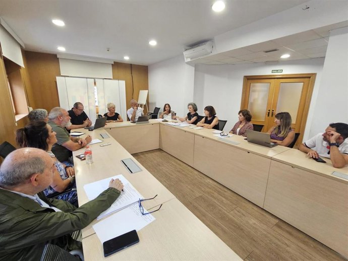 Archivo - Reunión seguimiento PGOU de Torrelavega el pasado 5 de agosto.