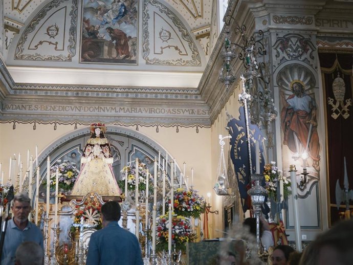 La Virgen del Rocío en la parroquia de Nuestra Señora de la Asunción de Almonte.