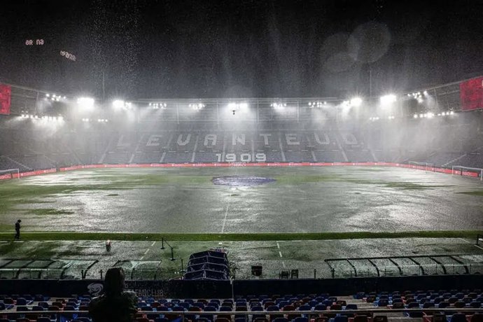 Imagen del estadio tras la lluvia