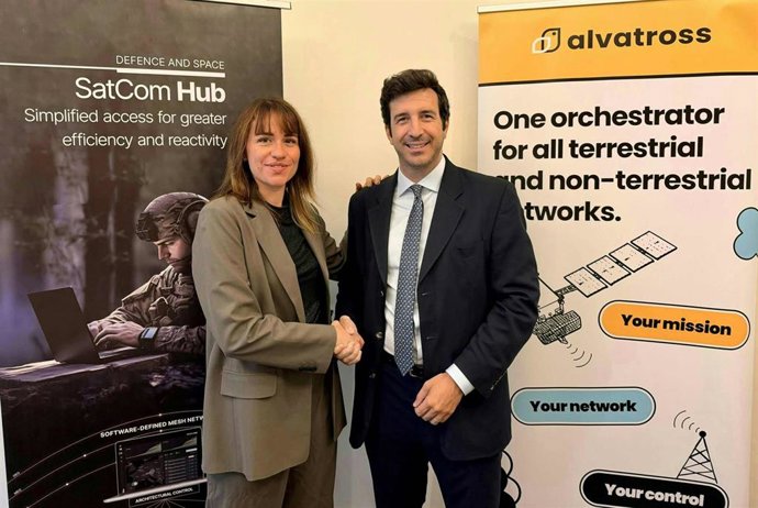 Sarah Casenove, Head of Portfolio and Performance for Space Digital at Airbus y Luis Rodríguez Ovejero, chairman en SATEC Group.