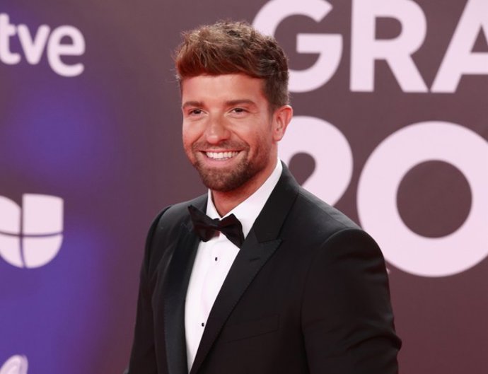 El cantante Pablo Alborán posa durante el photocall previo a la gala de entrega de los Latin Grammy 2023, en el Palacio de Congresos de Sevilla.