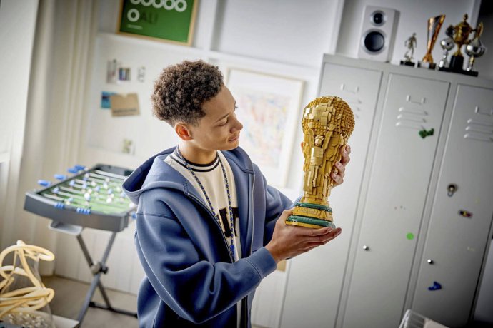 El trofeo de la Copa del Mundo de Lego, premiado como mejor juguete de 2026.
