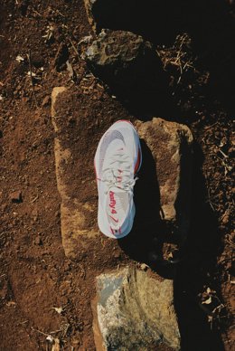 Nike rediseña la zapatilla Alphafly 4, más ligera y con un 10 por ciento más de retorno de energía.