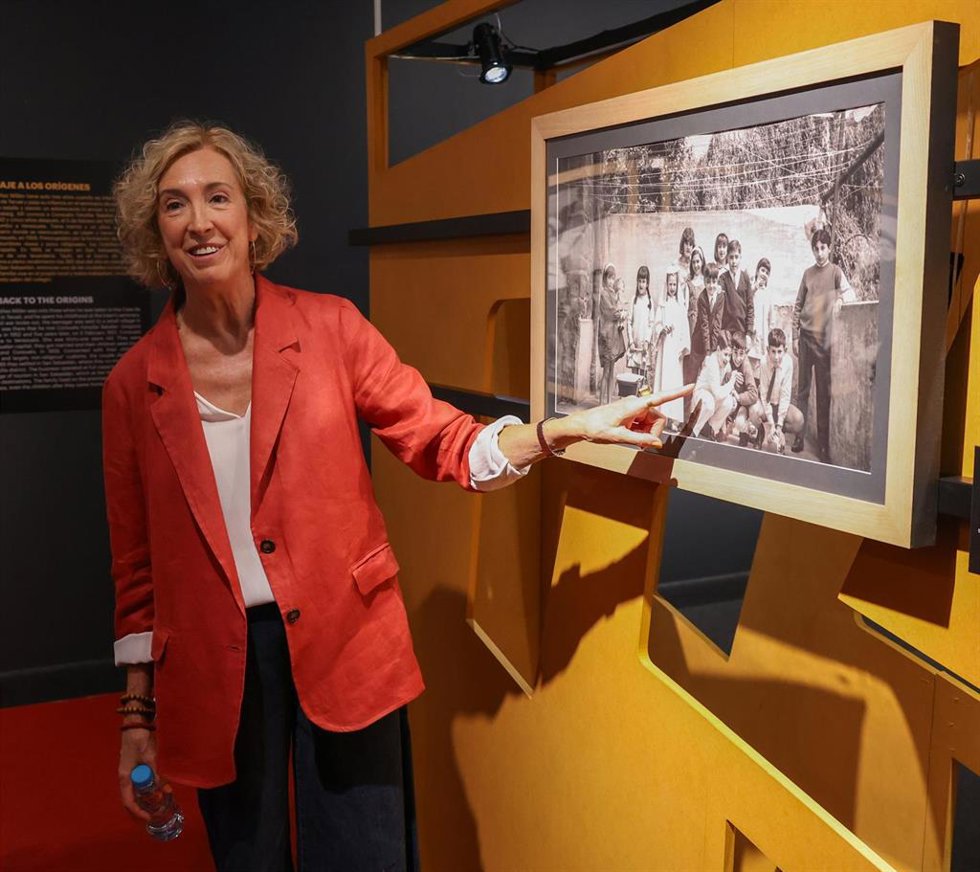 La viuda de Gregorio Ordóñez, Ana Iríbar, inaugura la exposición 'Gregorio Ordóñez. La vida posible', centrada en la biografía del que fuera político del PP, en el Centro Cultural Eduardo Úrculo, a 17 de julio de 2026, en Madrid (España). 