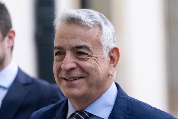 El presidente del PP vasco, Javier de Andrés, durante el primer pleno del curso del Parlamento Vasco